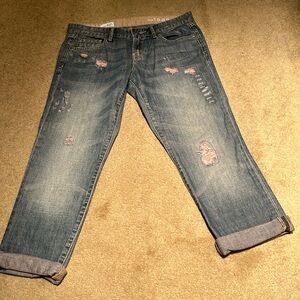 NWT Gap distressed denim cropped leg size 26/4R soft